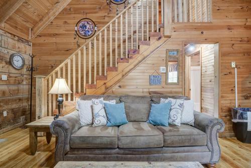 Secluded Sevierville Cabin with Hot Tub! in Sevierville, USA