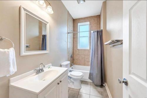 2 Houses for Large Groups Near Busch Stadium near Anheuser-Busch Sörfőzde