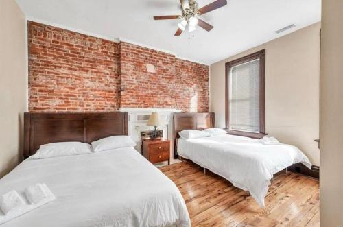 2 Houses for Large Groups Near Busch Stadium near Anheuser-Busch Sörfőzde