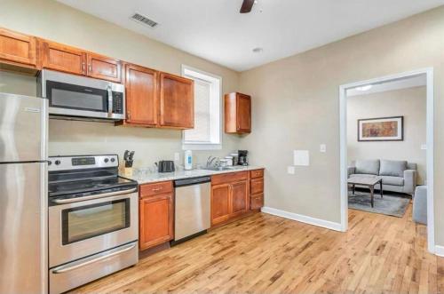 2 Houses for Large Groups Near Busch Stadium near Anheuser-Busch Sörfőzde