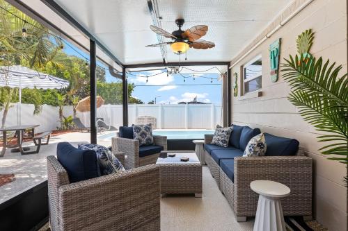 Coastal Retreat Stunning 4BDR 2BTH with PooL in Seminole, USA