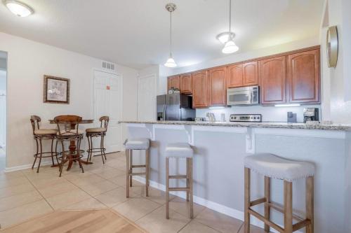 Beautiful Vista Cay Lake View Classic Near to all theme Parks & walk to the Convention Center in Orlando, USA