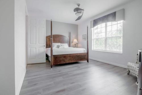 New! Sensational Vista Cay Lake View Escape Near all theme Parks walk to the Convention Center and Intl Drive in Orlando, USA
