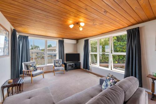Three-Bedroom House image 4
