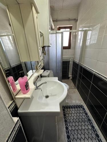 Apartment - Ground Floor image 6
