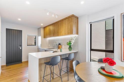 Modern 2BR Townhouse in Mission Bay I Zodiak Stays in โคฮิมารามา