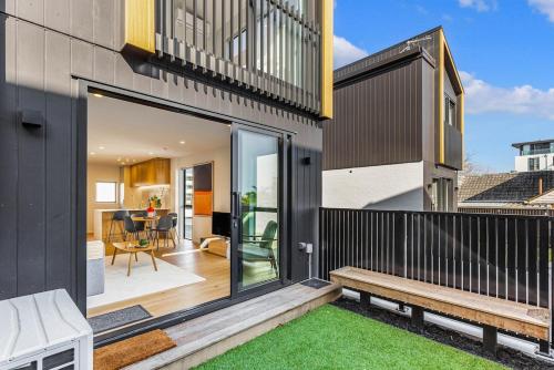 Modern 2BR Townhouse in Mission Bay I Zodiak Stays in โคฮิมารามา