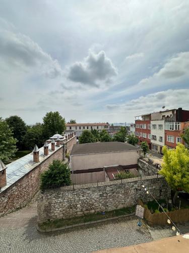 Three-Bedroom Apartment with Sea View image 9