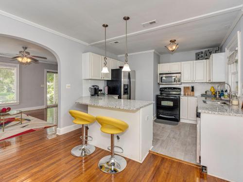 Uptown CLT Bungalow - 2 miles from BoA Stadium in Charlotte, USA