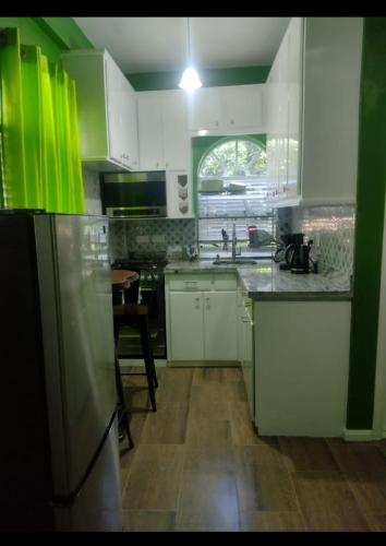 La Bwizan Apts #1 in ลาบอรี