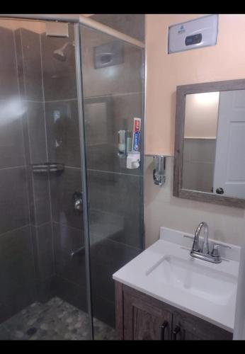 La Bwizan Apts #1 in ลาบอรี