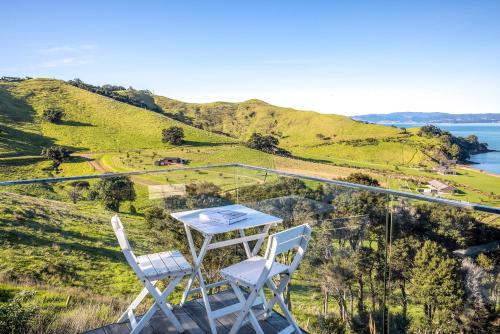 Loft & Workroom, Woodside Bay - Be My Guest Waiheke in Omiha