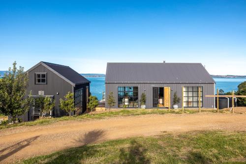 Loft & Workroom, Woodside Bay - Be My Guest Waiheke in Omiha