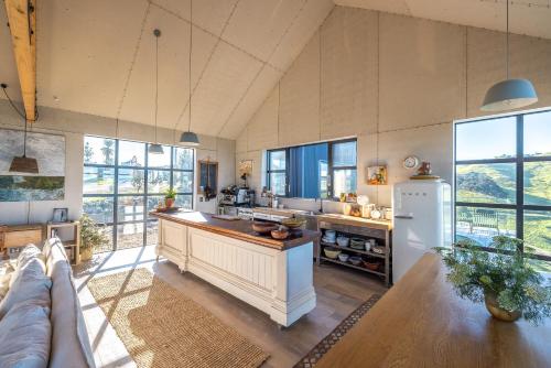 Loft & Workroom, Woodside Bay - Be My Guest Waiheke in Omiha