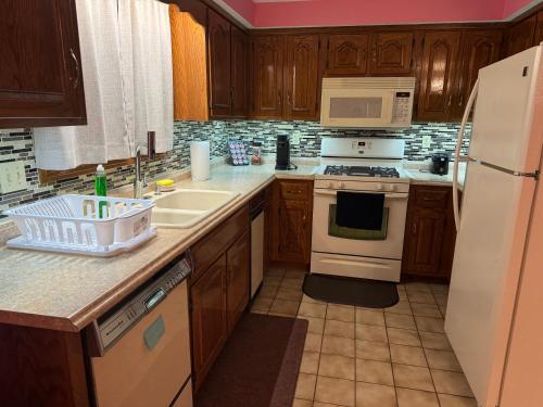 Full House/Heart of Worcester Full House/Heart of Worcester