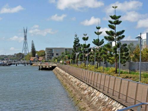 Central unit with everything at your fingertips, Brisbane (Foto 10)