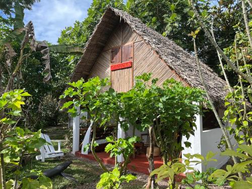 Градина, Les Lodges de La Buvette ÉCO LODGE RESTAURANT (Les Lodges de La Buvette ECO LODGE RESTAURANT) in Иле Сейнт Мари