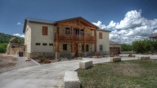 Corona Del Rio in Concan, USA
