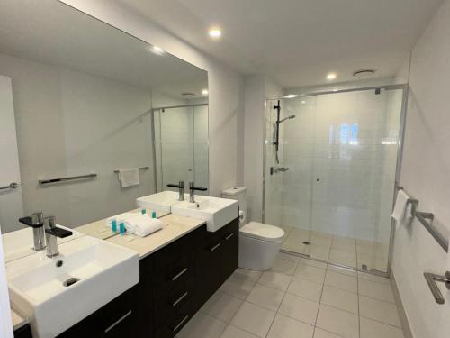 589449467 Harbour Quays Apartments