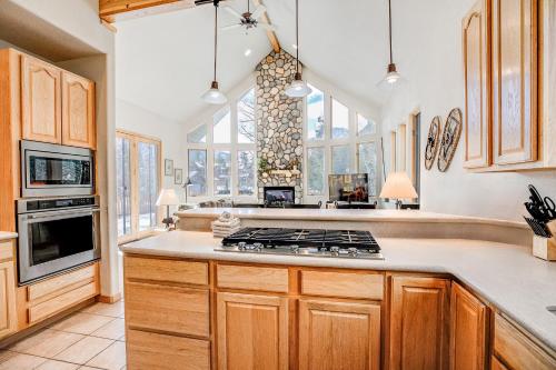 Windflower Retreat - Beautiful Dog Friendly Home in Frisco, USA