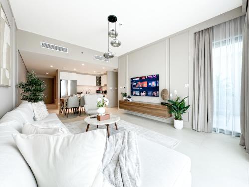 Sky High Luxury 50th FLR Lux 2BDR Apartment in Downtown, Dubai