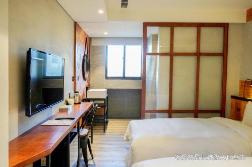 room detail thumbnail 1