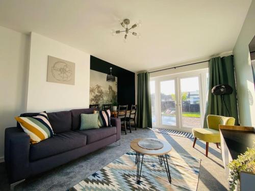 uSnooz I Free parking, 5 bedrooms, quiet location in Wyke