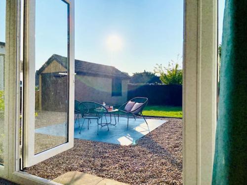 uSnooz I Free parking, 5 bedrooms, quiet location in Wyke