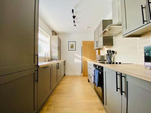 uSnooz I Free parking, 5 bedrooms, quiet location in Wyke