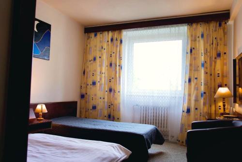 1 twin bed