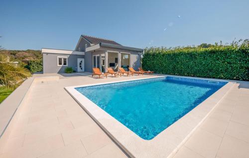 Gorgeous Home In Pula – khách sạn tại Vinkuran