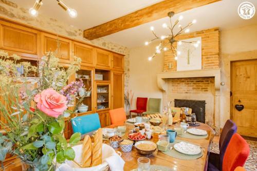 Food and beverages, Le Domaine de la Source - Cadre et Tranquillite in Chauffailles