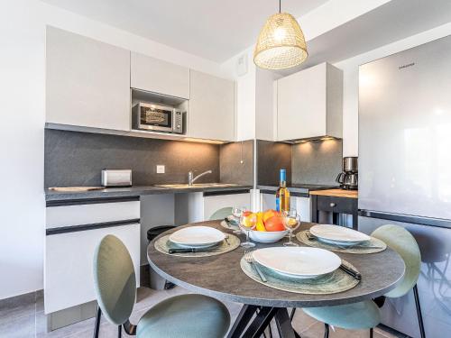 Apartment Eden Golfe-1 by Interhome in โคโกลิน