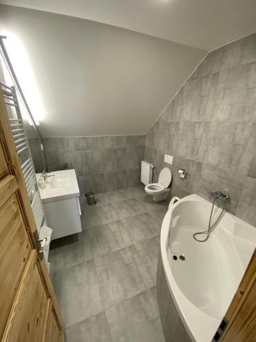 2 bedrooms, 3 beds
