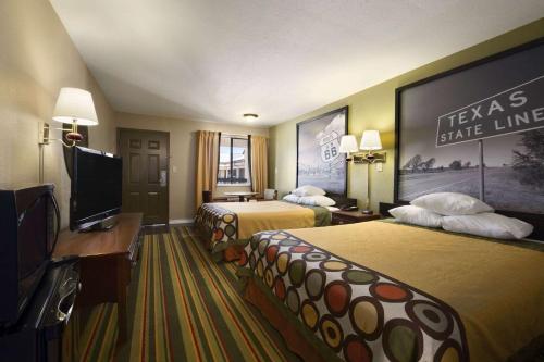 Queen Room with Two Queen Beds - Non-Smoking