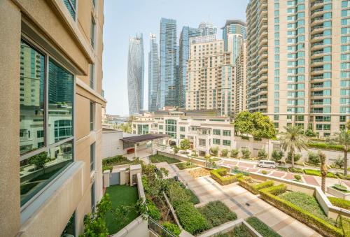 Quickstay Homes -2BR at Al Mesk Tower Dubai Marina - image 13