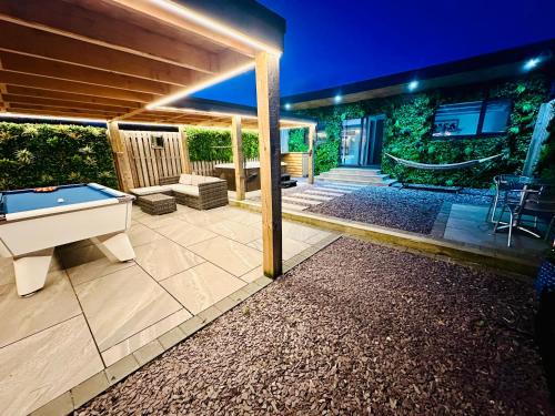 Hazells Lodge Farm Stay Sleeps 2 Undercover Hottub and Pool Table gîte à louer Bowhouse