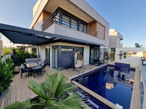 Perfect Family Villa Golden Life – khách sạn tại Dosemealti