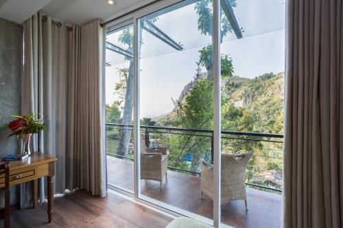 Classic Triple Room image 9