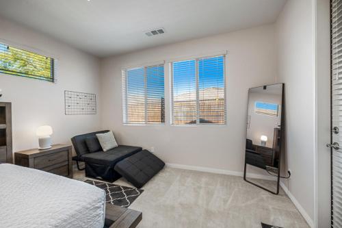 Stylish 3BR Family Home with Pool and Spa in Indio, USA