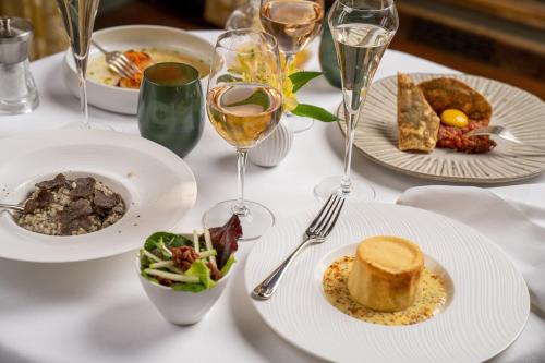 589534012 Cliveden House - an Iconic Luxury Hotel