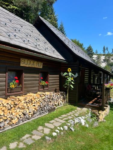 Waldhütte Glück Auf in Nötsch bei Bleiberg, Österreich