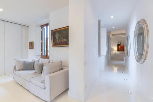 Luxury Apartment with big terrace in Florence - image 3