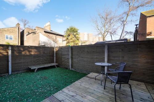 40 percent off! - Delightful Abode in London - Garden, Londres (photo 8)