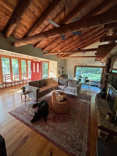 The Cabin - Tranquil Lakefront Retreat home in Owensboro, USA