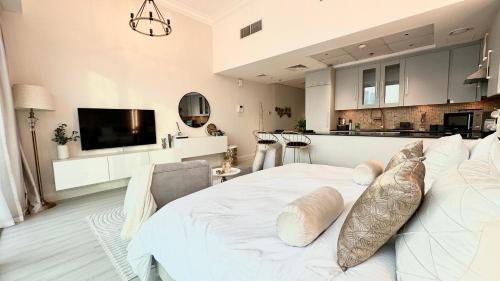 Luxury Family Studio Close to Dubai Mall and Burj Khalifa, Дубай (фото 5)