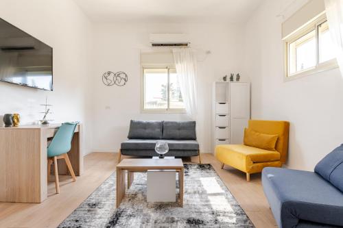 Haifa Hadar Urban Apartment