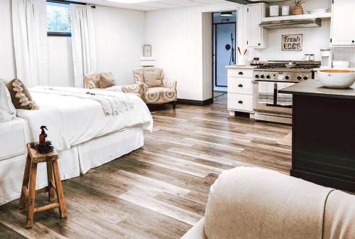 . The Cellar Suite-Bonnieheath Winery and Lavender Farm
