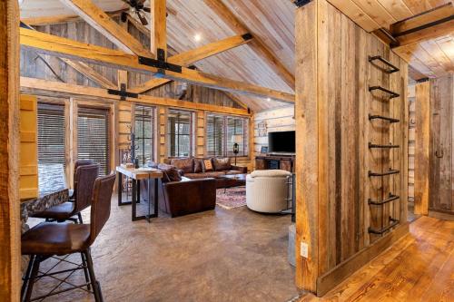 Private River Front Cabin in Darby (MT)