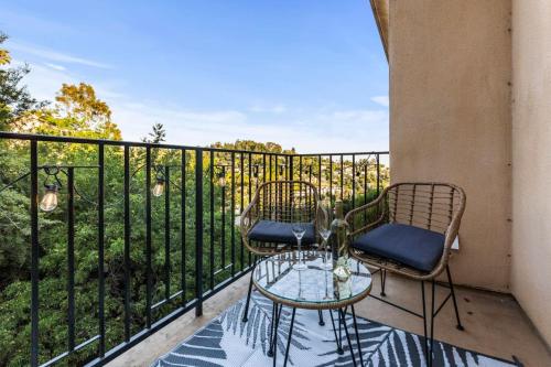 Luxurious 4BR in prime LA location with great view near สวนสาธารณะกริฟฟิธ